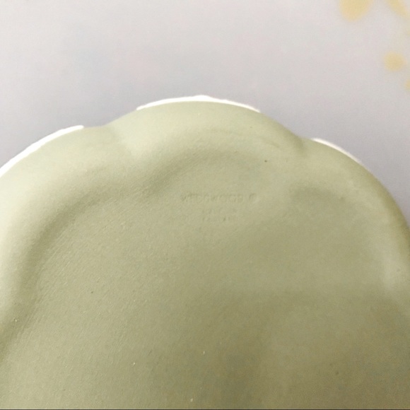 VTG Wedgwood Cream & Sage Green Box Neoclassical Motif NEW Condition - Picture 8 of 16